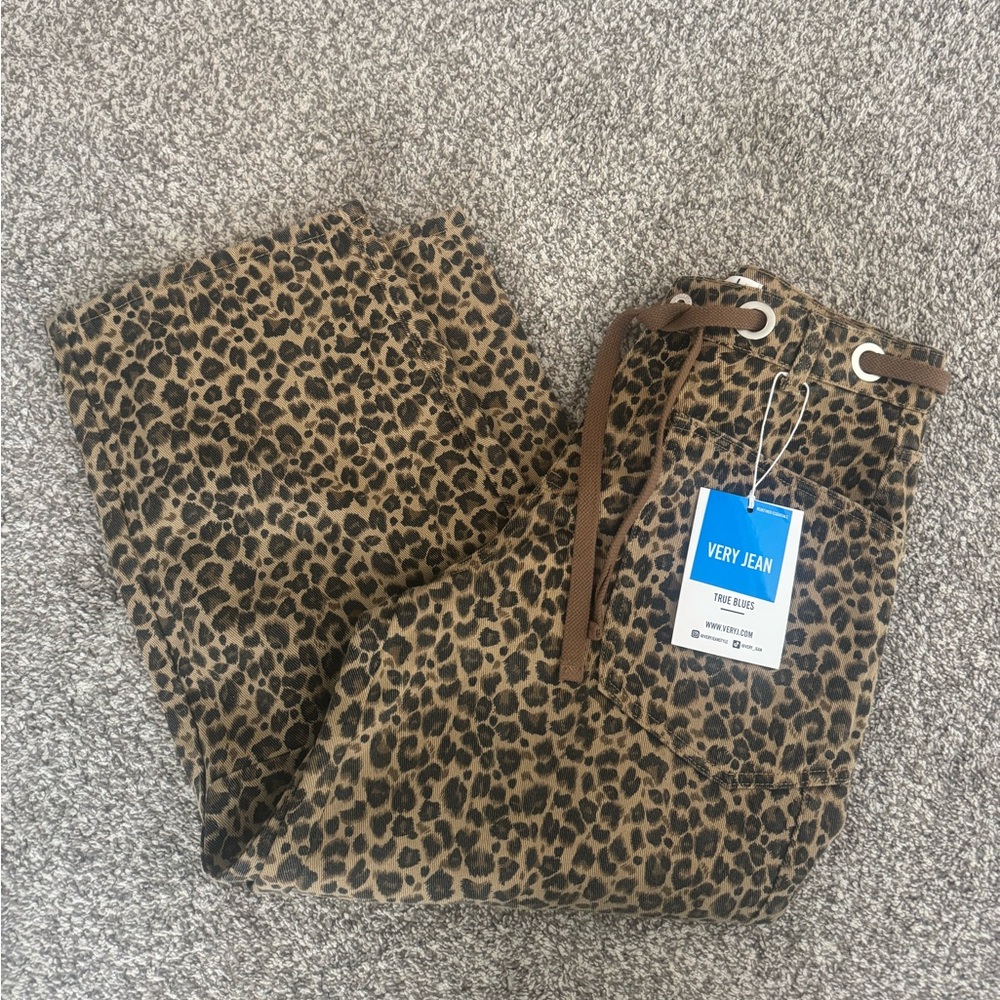Very J Leopard Print barrel jeans